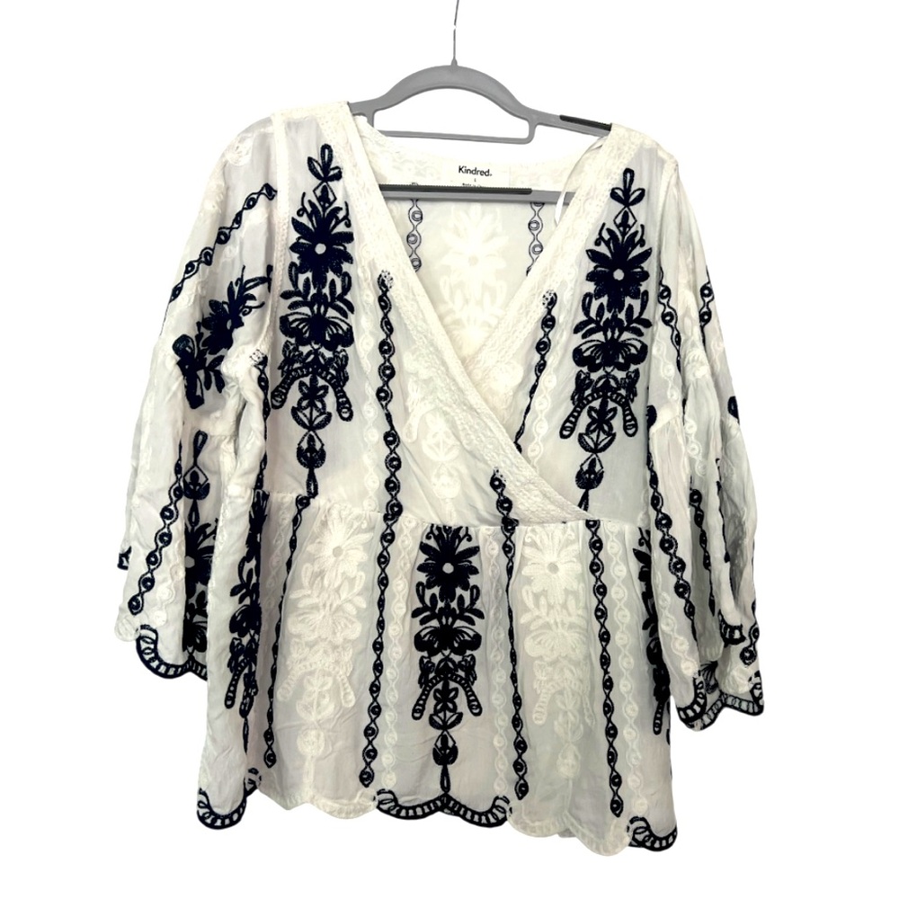 Kindred White and Navy Embroidered Women's Top
